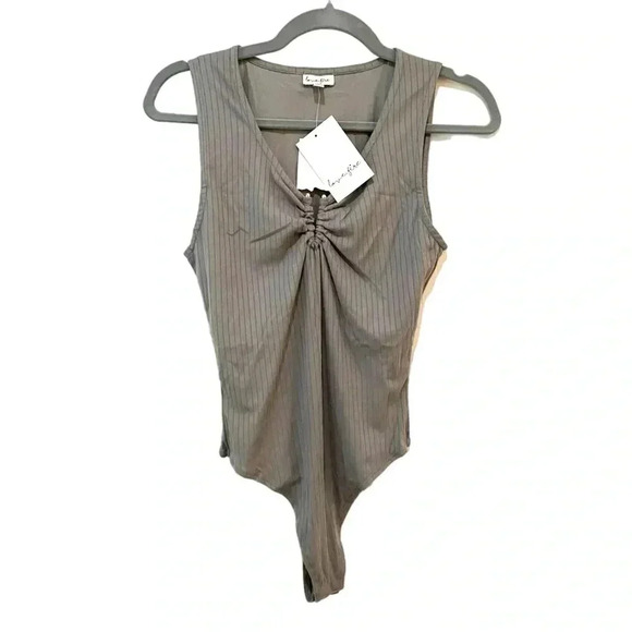 NWT LOVE FIRE Metal Notch Dark Gray Ribbed Bodysuit Sleeveless Ribbed Medium - Picture 5 of 9